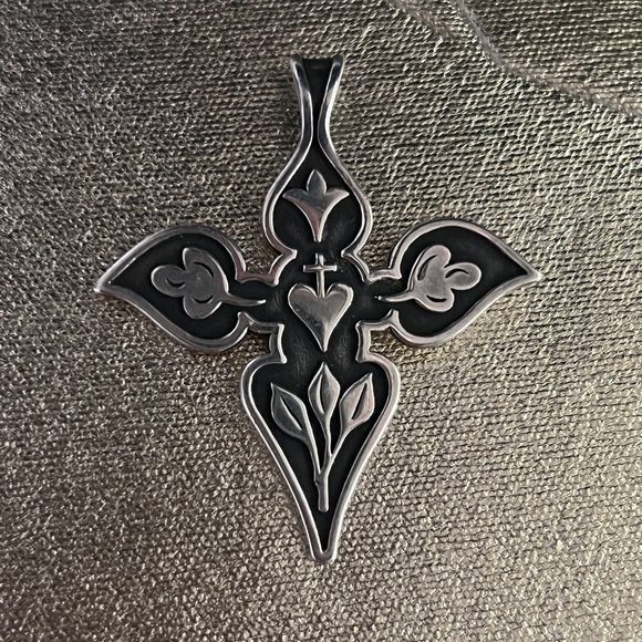 James Avery Silver Cross Necklace - Picture 1 of 3